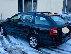 Schwarz Gebraucht 2011 Skoda Octavia Classic Kombi | 2.500 €