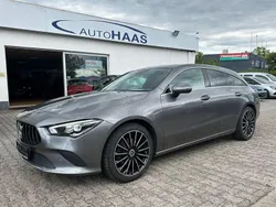 Grau Gebraucht 2020 Mercedes CLA180 Shooting Brake Kombi | 24.399 € (Fairer Preis)