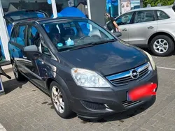 Grau Gebraucht 2009 Opel Zafira Van / Kleinbus | 4.100 €