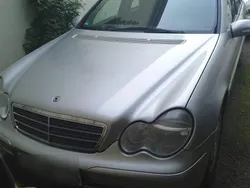 Grau Gebraucht 2001 Mercedes C220 Kombi | 1.000 €