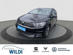 Schwarz Gebraucht 2023 VW Touran Active Van / Kleinbus | 34.490 € (Etwas zu teuer)