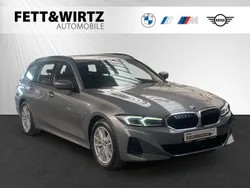 Grau Gebraucht 2023 BMW 330e Comfort Edition Kombi | 35.900 € (Superpreis)