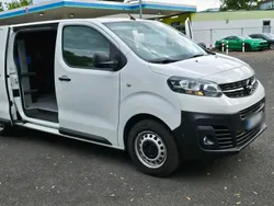 Weiß Gebraucht 2021 Opel Vivaro Van | 16.750 €