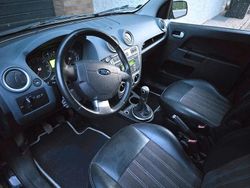 Schwarz Gebraucht 2010 Ford Fusion Kleinwagen | 2.990 €