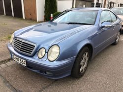 Violett Gebraucht 2000 Mercedes CLK200 Avantgarde Coupé | 1.588 € (Teuer)