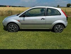 Grau Gebraucht 2002 Ford Fiesta Kleinwagen | 1.450 € (Fairer Preis)