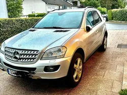 Grau Gebraucht 2006 Mercedes ML280 SUV | 12.500 €