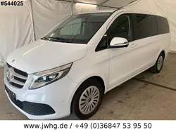 Weiß Gebraucht 2020 Mercedes V220 Van / Kleinbus | 37.950 € (Guter Preis)