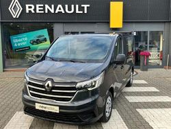 Grau Gebraucht 2023 Renault Trafic Life Van | 28.990 € (Fairer Preis)