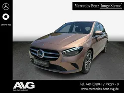 Gold Gebraucht 2022 Mercedes B250e Progressive Van / Kleinbus | 20.900 € (Fairer Preis)