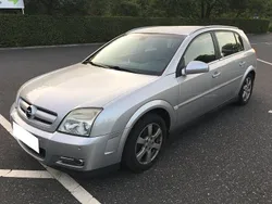 Silber Gebraucht 2003 Opel Signum Elegance Kombi | 1.490 € (Etwas zu teuer)