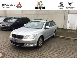 Silber Gebraucht 2011 Skoda Octavia Kombi | 2.700 €