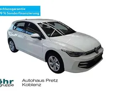 Pure white Gebraucht 2024 VW Golf VIII Life Limousine | 23.880 € (Guter Preis)