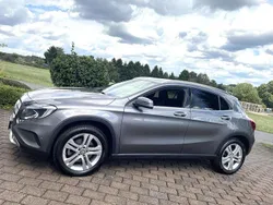 Mountaingrau Gebraucht 2019 Mercedes GLA250 Urban SUV | 19.450 €