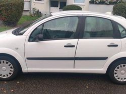 Weiß Gebraucht 2005 Citroën C3 Kleinwagen | 2.450 €