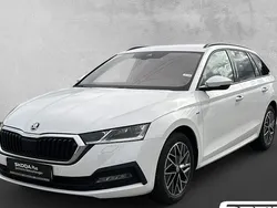 Weiß Gebraucht 2022 Skoda Octavia Clever Kombi | 22.990 € (Fairer Preis)