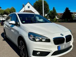 Weiß Gebraucht 2015 BMW 218 Advantage Kombi | 9.500 €
