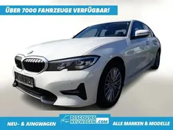 Alpinweiß Gebraucht 2021 BMW 318 Sport Line Limousine | 26.603 € (Fairer Preis)