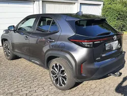 Grau Gebraucht 2023 Toyota Yaris Cross Team SUV | 22.999 € (Guter Preis)