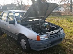 Grau Gebraucht 1991 Opel Kadett Limousine | 2.000 €