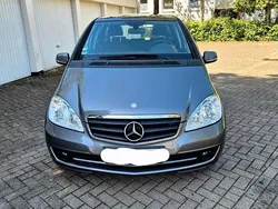 Grau Gebraucht 2011 Mercedes A160 Elegance Van / Kleinbus | 5.800 € (Fairer Preis)