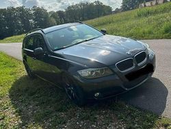 Schwarz Gebraucht 2009 BMW 320 Kombi | 5.499 € (Fairer Preis)