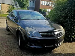 Grau Gebraucht 2009 Opel Astra GTC Coupé | 1.300 € (Superpreis)