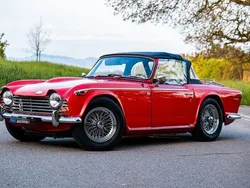 Rot Gebraucht 1968 Triumph TR 250 Cabrio | 43.999 €