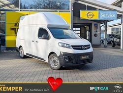Weiß Gebraucht 2024 Opel Vivaro-e Combi Edition Van | 42.828 € (Teuer)