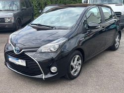 Schwarz Gebraucht 2016 Toyota Yaris Hybrid Limousine | 11.999 € (Fairer Preis)