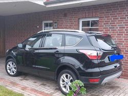 Schwarz Gebraucht 2017 Ford Kuga Titanium SUV | 14.200 € (Fairer Preis)