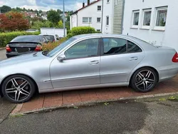 Silber Gebraucht 2003 Mercedes E240 Limousine | 3.190 € (Fairer Preis)