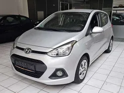 Sleek silver / met Gebraucht 2016 Hyundai i10 Kleinwagen | 7.990 € (Fairer Preis)