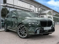 Malachitgruen ii metallic Gebraucht 2024 BMW X7 M Sport SUV | 99.980 € (Superpreis)