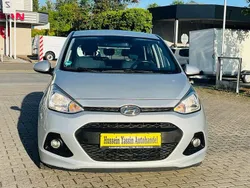 Silber Gebraucht 2015 Hyundai i10 Trend Kleinwagen | 5.999 € (Fairer Preis)