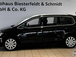 Deep black perleffekt Gebraucht 2024 VW Touran Highline Van / Kleinbus | 37.680 € (Etwas zu teuer)