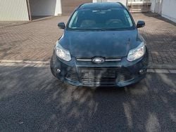 Grau Gebraucht 2012 Ford Focus Titanium Kombi | 2.900 € (Superpreis)