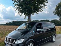 Schwarz Gebraucht 2009 Mercedes Viano Van / Kleinbus | 11.200 € (Fairer Preis)