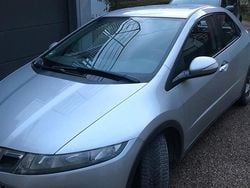 Silber Gebraucht 2009 Honda Civic Limousine | 3.850 €