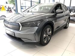 Grau Gebraucht 2023 Skoda Enyaq iV Loft SUV | 34.690 € (Teuer)