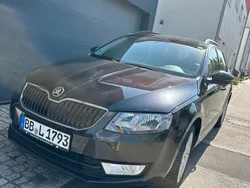 Schwarz Gebraucht 2015 Skoda Octavia Kombi | 9.500 € (Guter Preis)