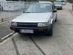 Grau Gebraucht 1985 Toyota Corolla Limousine | 3.500 €
