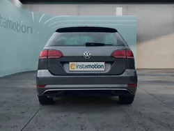 Grau Gebraucht 2020 VW Golf Sportsvan IQ Drive Van / Kleinbus | 17.500 € (Guter Preis)