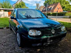 Grün Gebraucht 1998 VW Golf IV Limousine | 2.000 € (Fairer Preis)