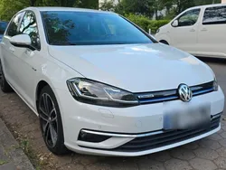 Weiß Gebraucht 2019 VW Golf VII Highline Limousine | 14.699 € (Fairer Preis)