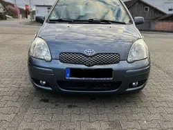 Grau Gebraucht 2005 Toyota Yaris Limousine | 1.500 € (Superpreis)
