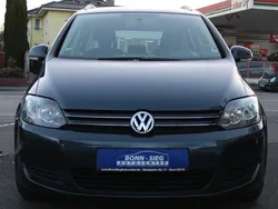 Blau Gebraucht 2009 VW Golf Plus Comfortline Van / Kleinbus | 7.980 € (Fairer Preis)