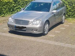 Gebraucht 2006 Mercedes 220 Kombi | 2.499 €