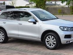 Cool silver metallic Gebraucht 2013 VW Touareg R-line SUV | 18.500 € (Fairer Preis)