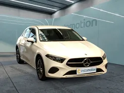 Weiß Gebraucht 2024 Mercedes A180 Advanced Limousine | 30.060 € (Fairer Preis)
